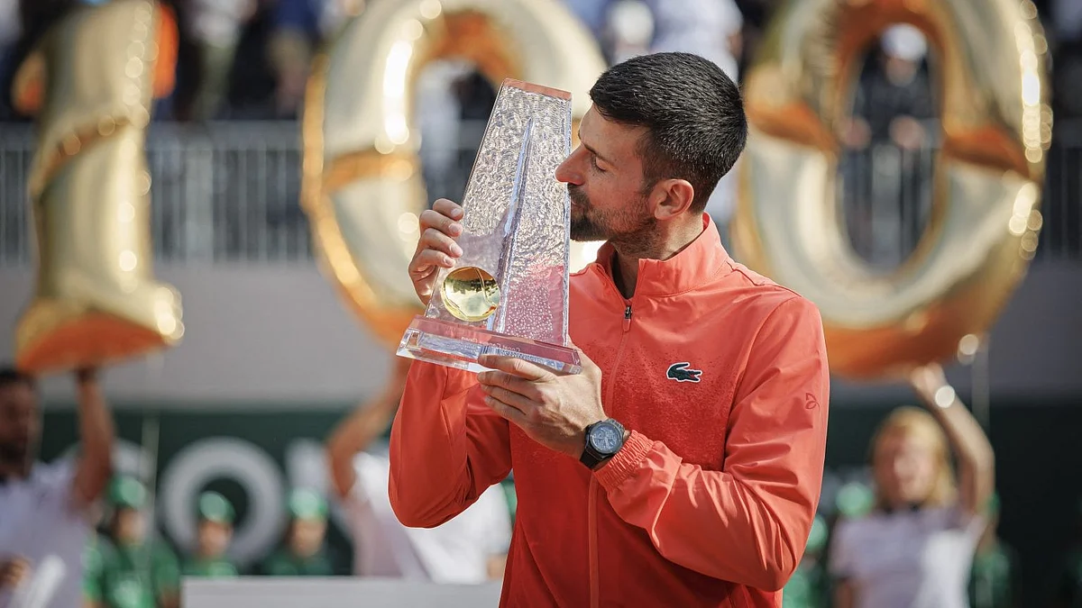 Novak Djokovic after winning the trophy (photo: @madlen2024/X)