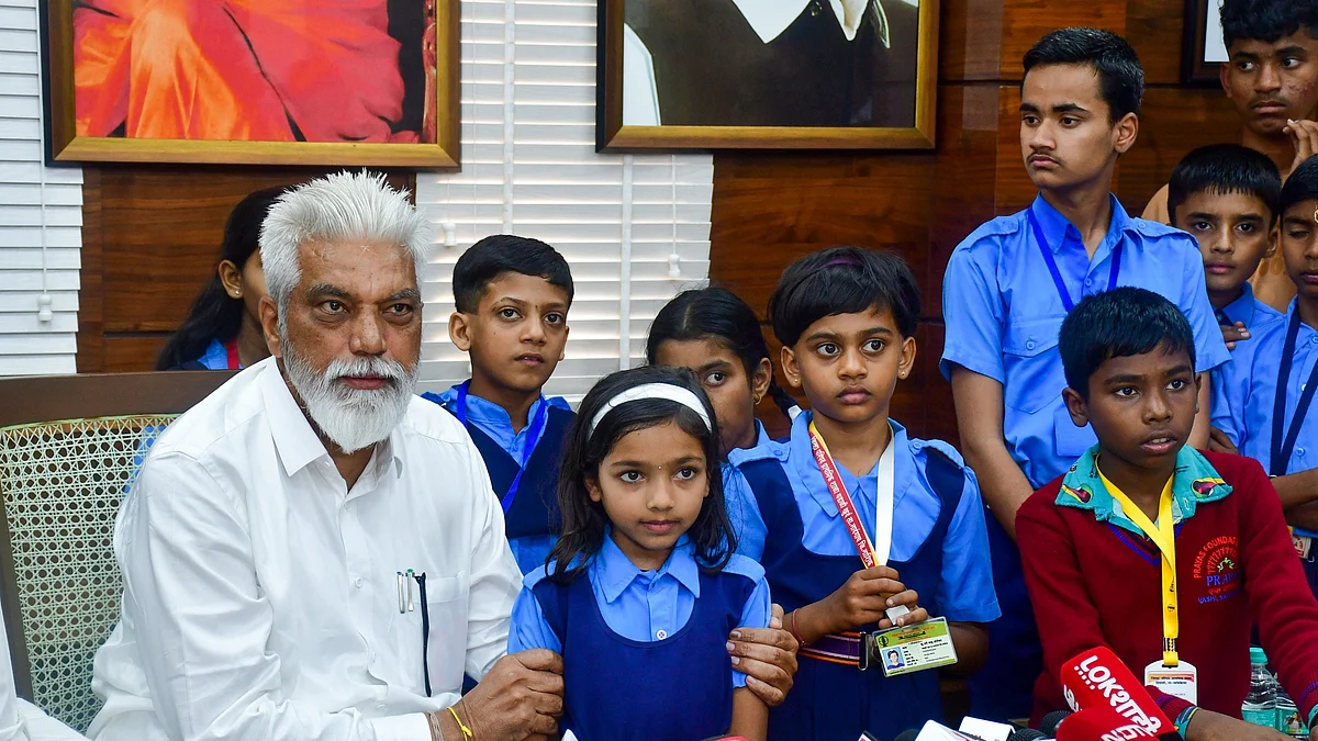 Basic military training to be given to students from Class 1 in Maharashtra: Minister