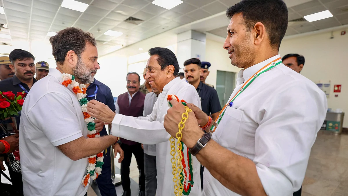 Former Madhya Pradesh CM Kamal Nath and MP Congress chief Jitu Patwari welcome Rahul Gandhi