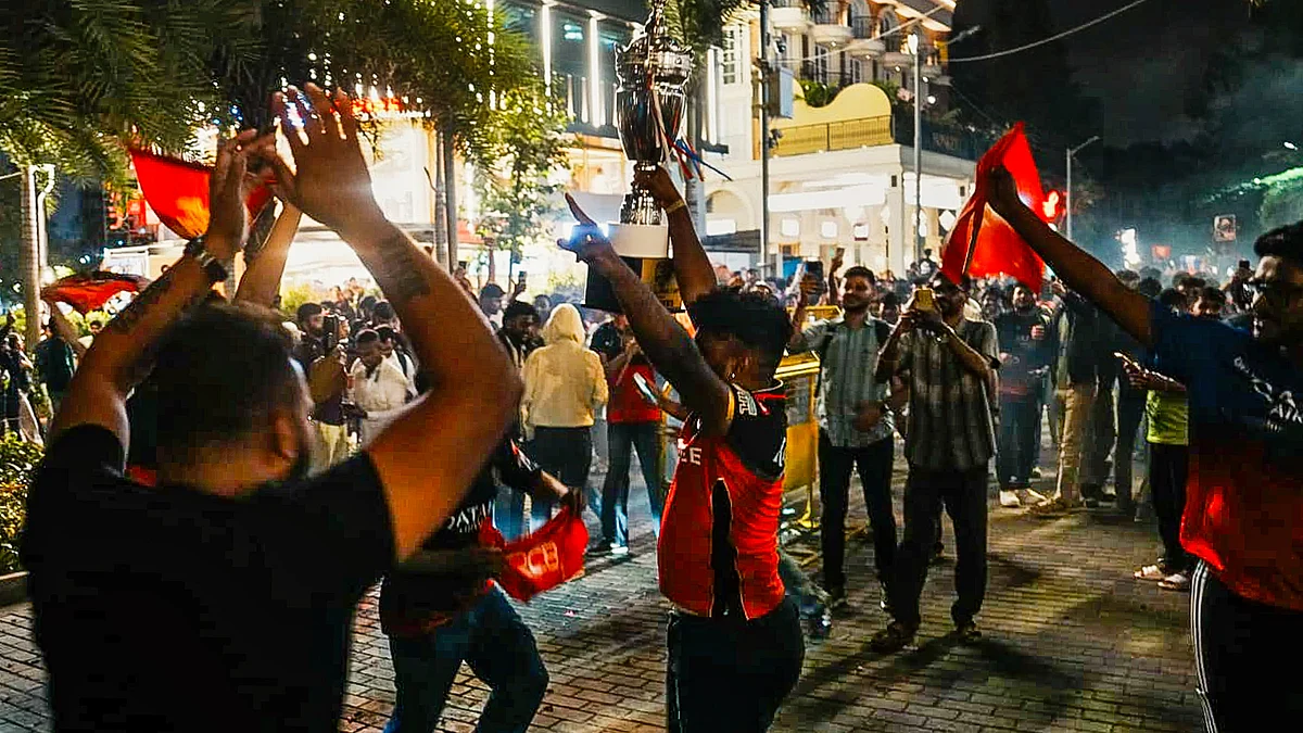 File photo of RCB fans celebrating in Bengaluru on 3 June (photo: PTI)