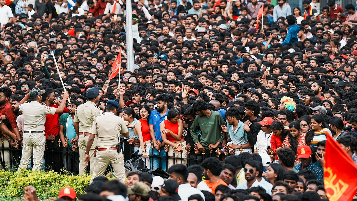 A section of the crowd outside the stadium (photo: PTI)
