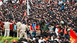 Bengaluru stampede toll 11, says CM; Kharge, Rahul express grief