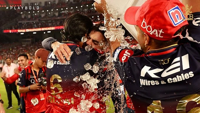 Virat Kohli and his merry men after the final on 3 June (photo: @RCB/X) 