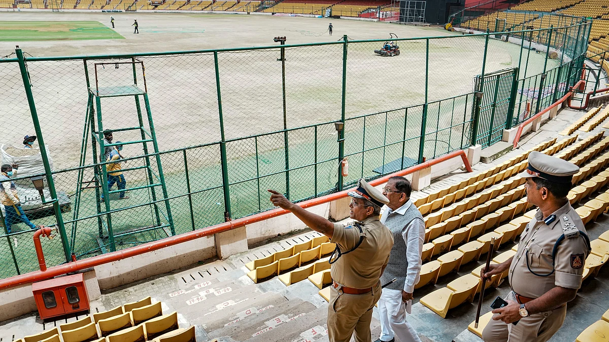 Karnataka home minister G. Parameshwara surveys the Chinnaswamy Stadium
