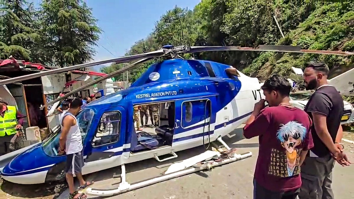 Kedarnath-bound helicopter crash-lands on highway, pilot suffers minor injuries