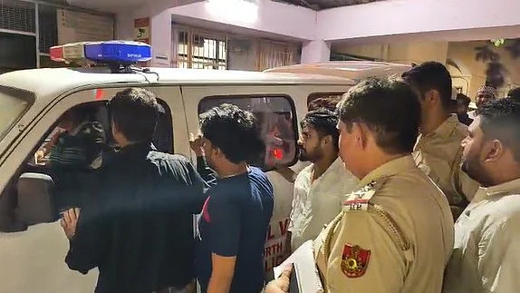Girl's body being taken to hospital (photo: IANS)