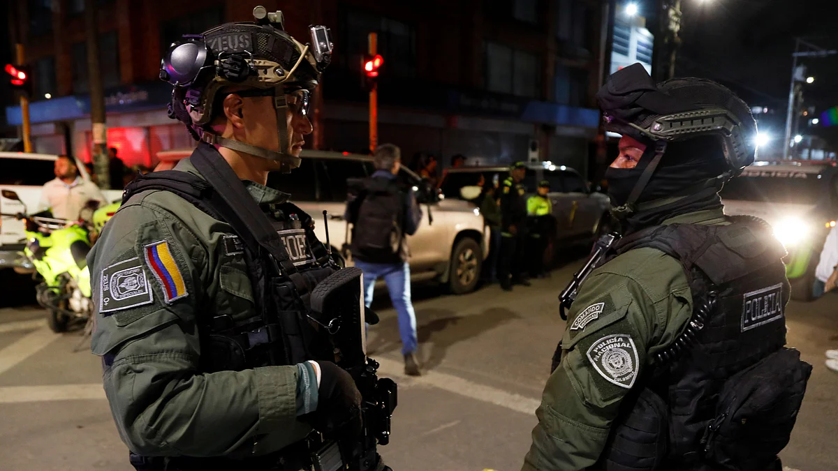 Police stand guard outside the Medicentro hospital in Bogota on 7 June (photo: AP/PTI)