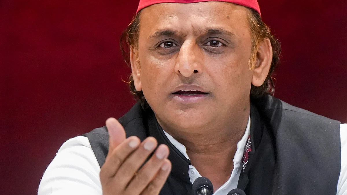 SP president Akhilesh Yadav addresses in Lucknow on 6 June (photo: PTI)