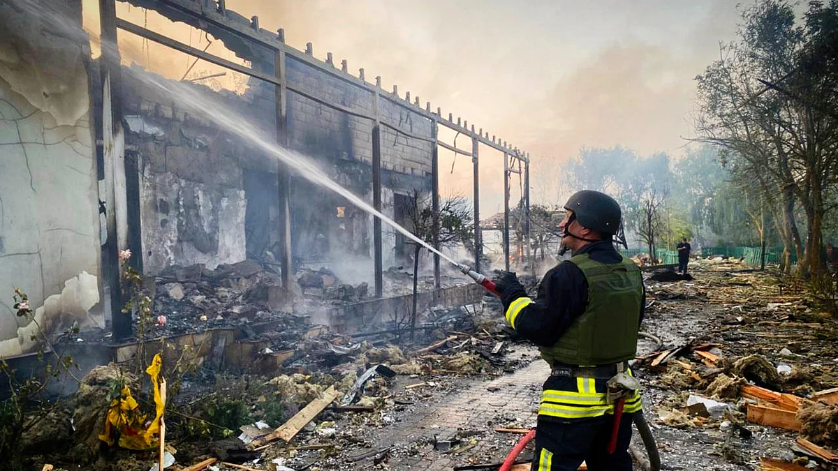 A firefighter tackles a blaze after a Russian attack on a private house in Odesa (photo: AP/PTI)