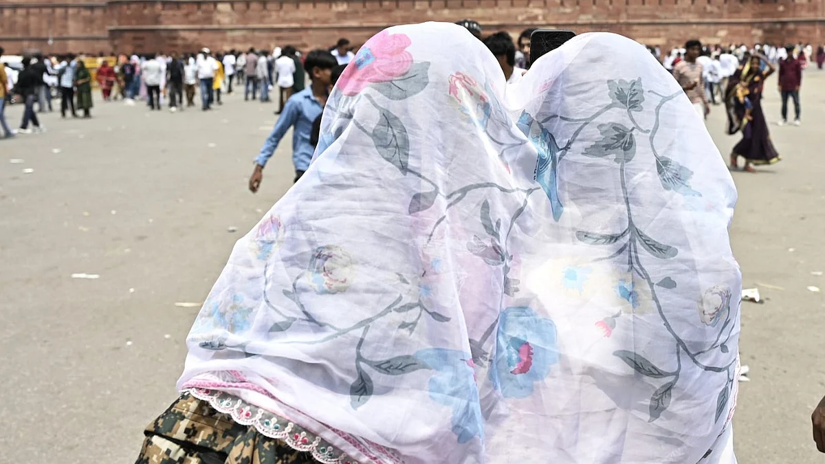 Little respite from the scorching Delhi heat. (Photo: Vipin)