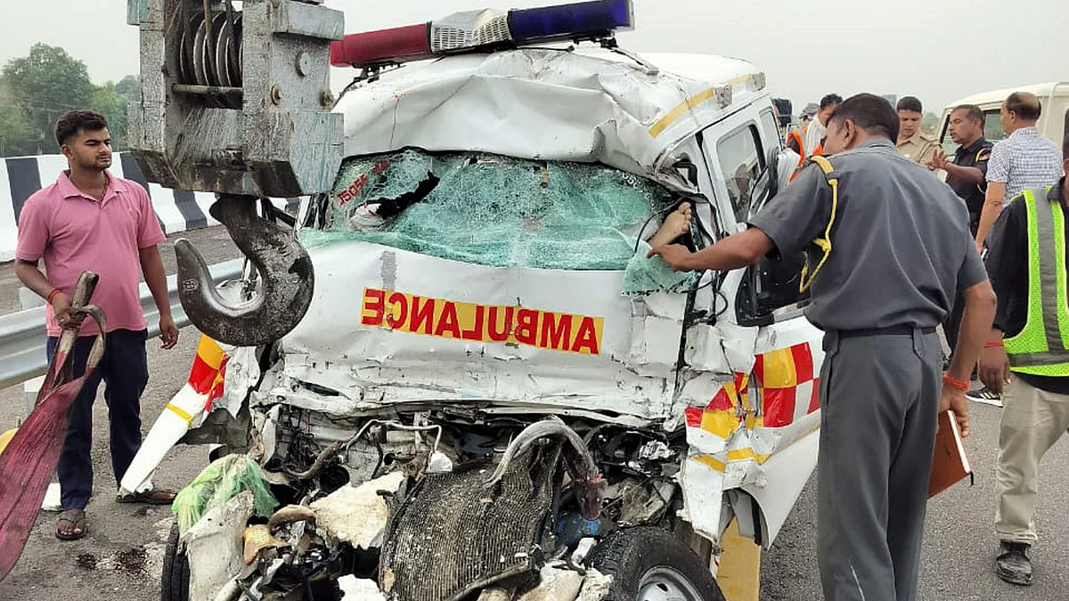 The damaged ambulance in Amethi on 15 June (photo: PTI)