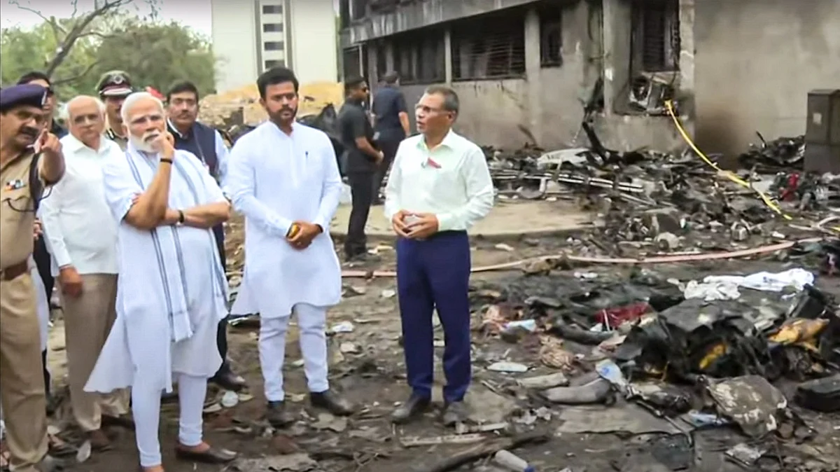 PM Narendra Modi visits Air India plane crash site in Ahmedabad on 13 June (photo: PTI)