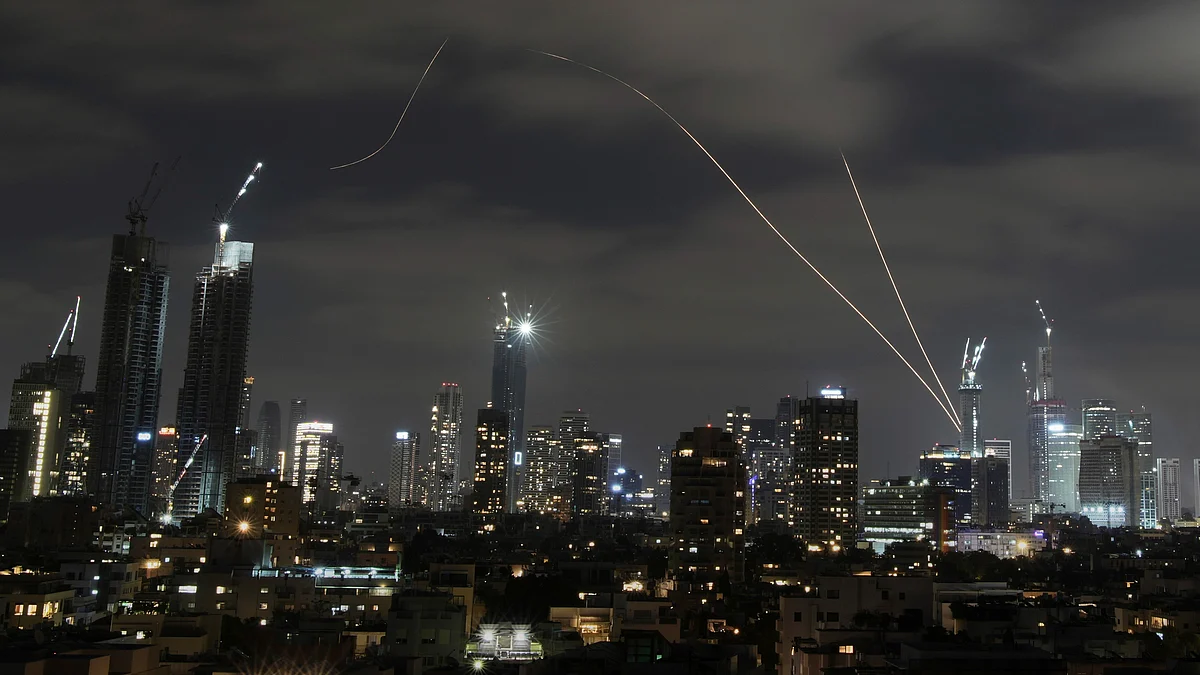 Israeli Iron Dome air defense system fires to intercept missiles over Tel Aviv (photo: AP/PTI)