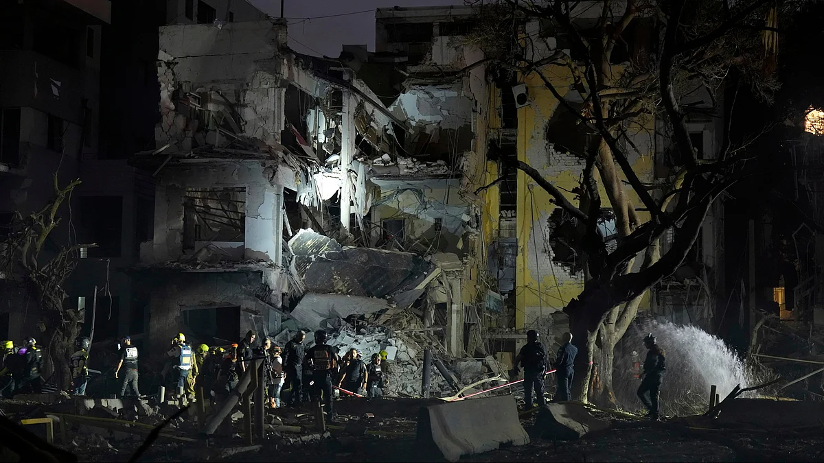 A damaged building in Tel Aviv on 16 June (photo: AP/PTI)