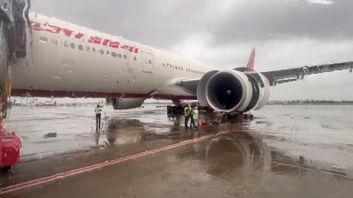 Air India flight from San Francisco to Mumbai during a scheduled halt in Kolkata on 17 June (photo: PTI)