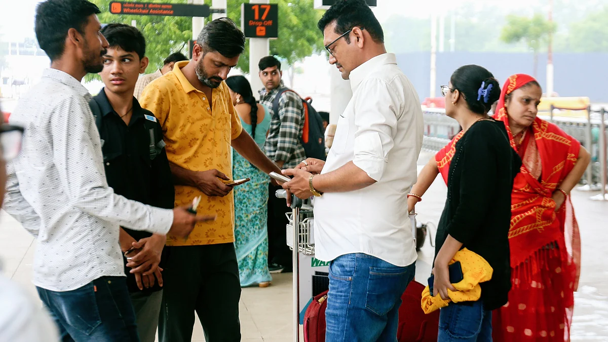 Passengers after their flight to London was cancelled due to "operational issues" (photo: PTI)