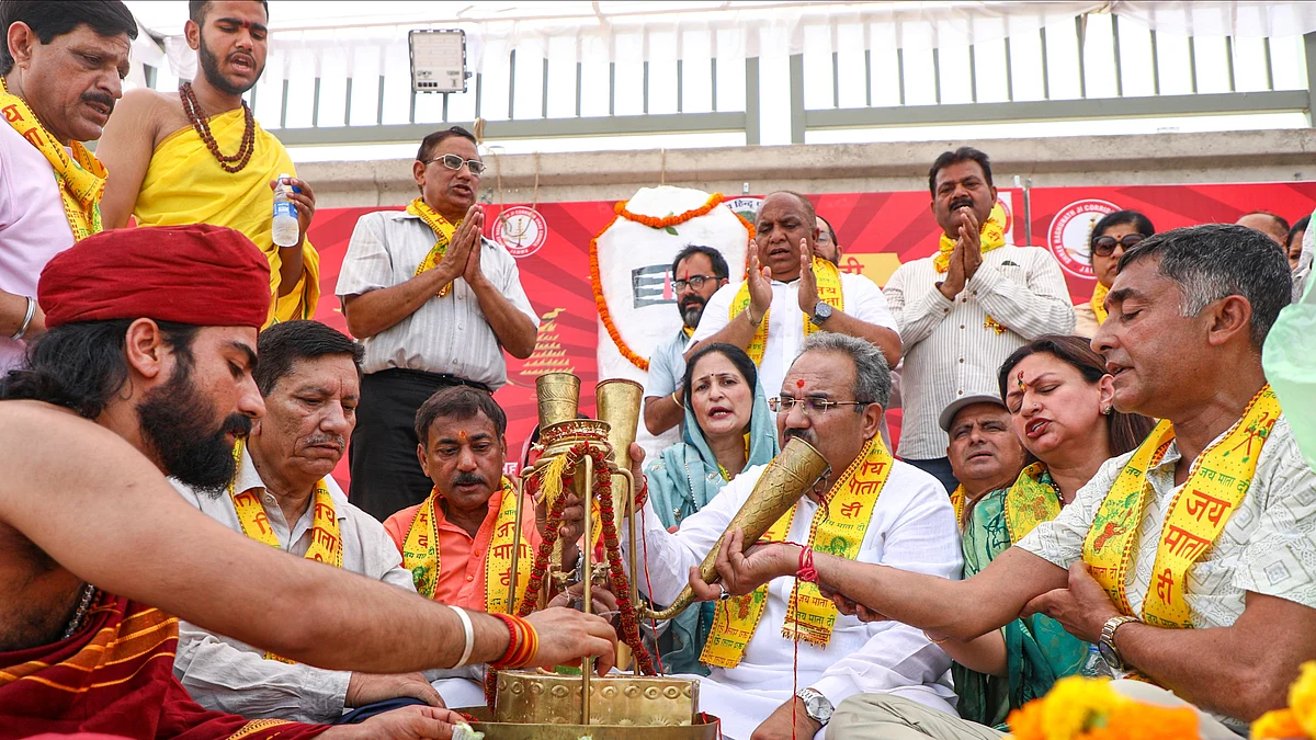 'Pratham Pujan' being performed ahead of annual Amarnath yatra, in Jammu on 11 June (photo: PTI)