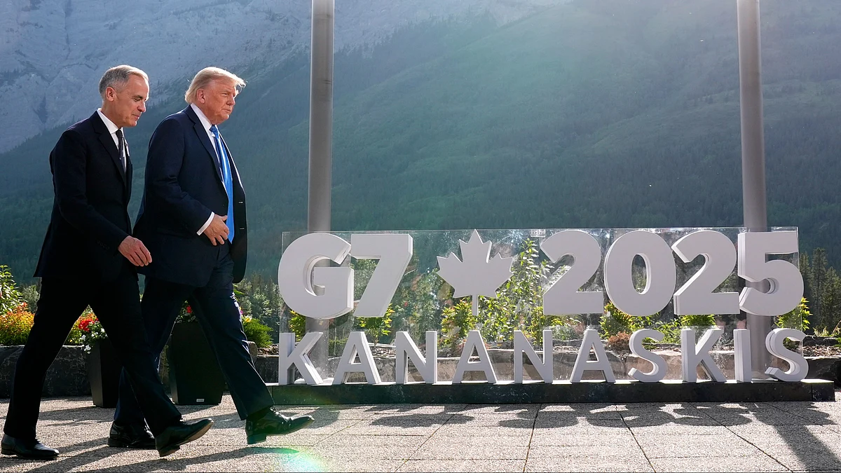 Mark Carney with Donald Trump at G7 Summit on 16 June (photo: AP/PTI)