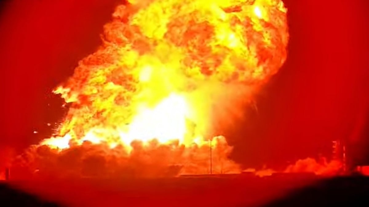 The Ship 36 explosion as captured on camera (photo courtesy: @Vali_Ghincolov/X)
