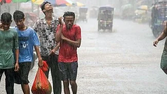 Orange alert suggests possibility of moderate to heavy rainfall (photo: IANS)