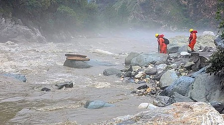Rescuers resume search operation in Himachal Pradesh (photo: IANS)