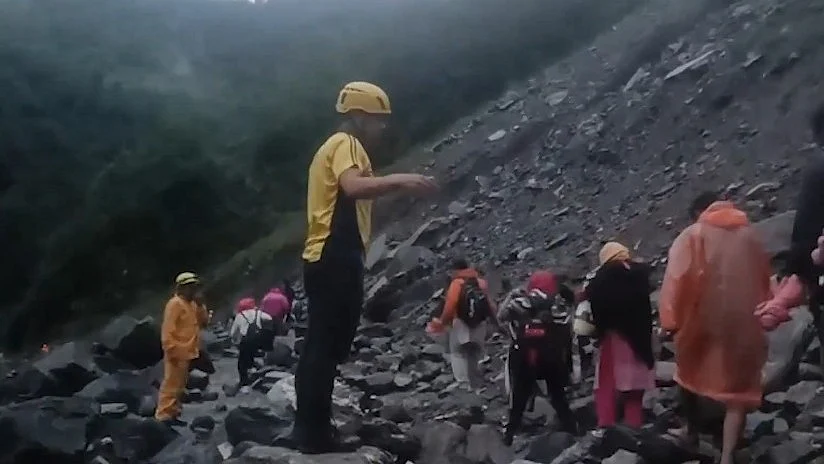 SDRF conducts rescue operation in Sonprayag on 3 July (photo: IANS)