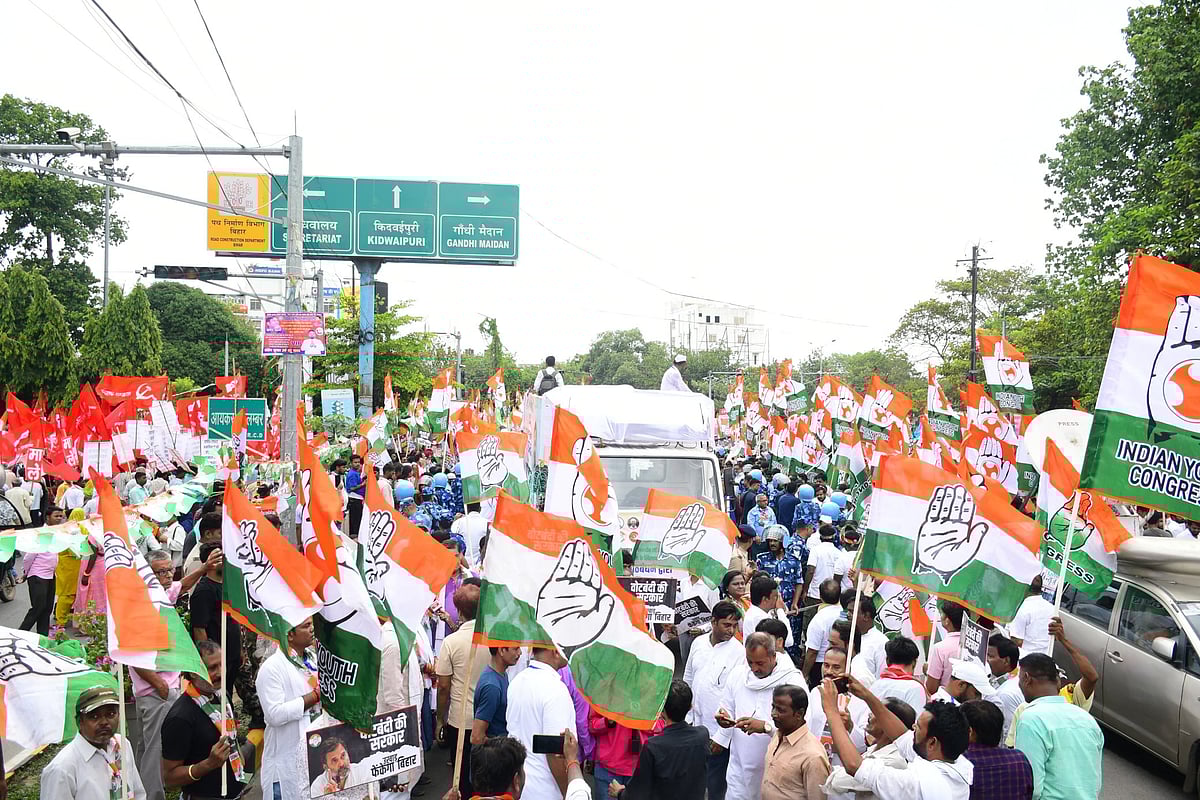 Congress workers protesting in Patna (photo: @INCBihar/X)