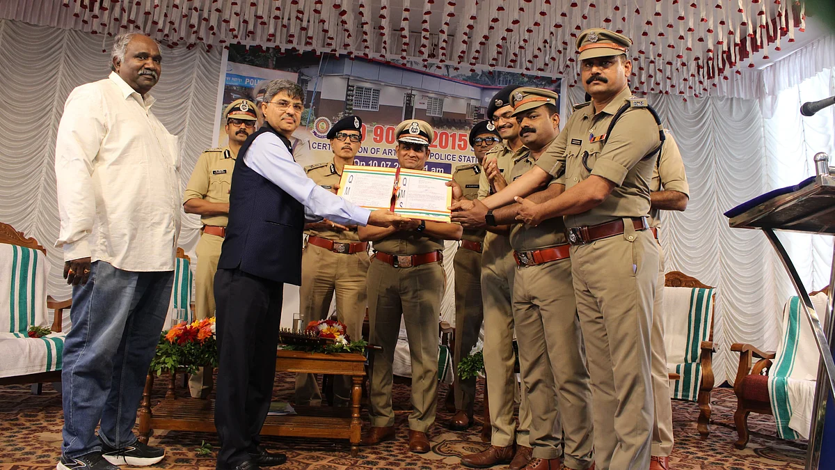 Cops receive the certificate at Arthunkal Police Station in Alappuzha (photo: IANS)