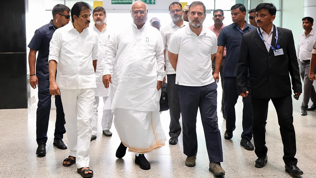 (L-R) K.C. Venugopal, Mallikarjun Kharge and Rahul Gandhi in Bhubaneswar (photo: @INCIndia/X)