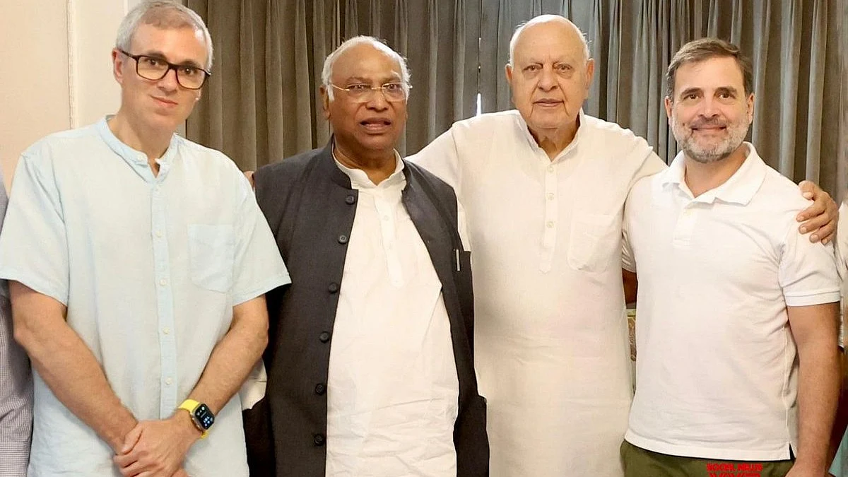 Omar and Farooq Abdullah with Mallikarjun Kharge and Rahul Gandhi ahead of the swearing in of his govt
