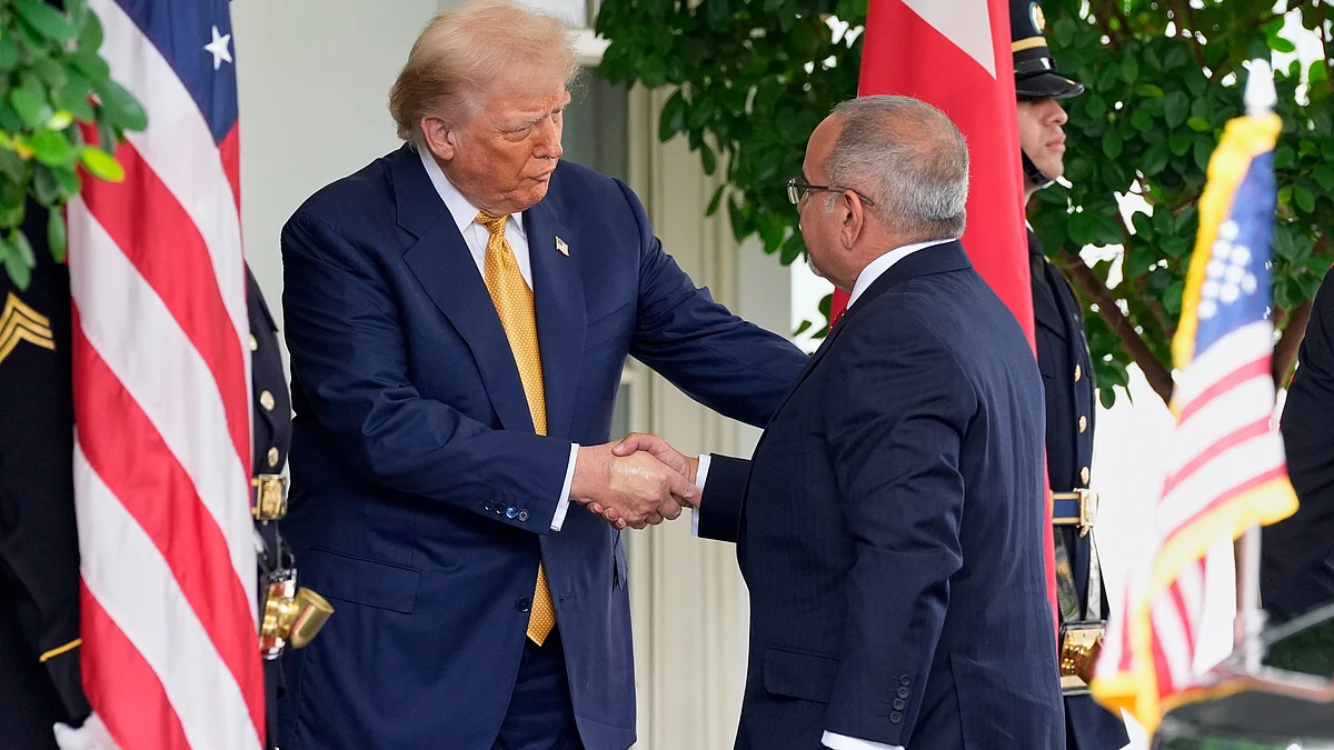Trump greets Bahrain's crown prince Salman bin Hamad Al Khalifa at White House (photo: AP/PTI)