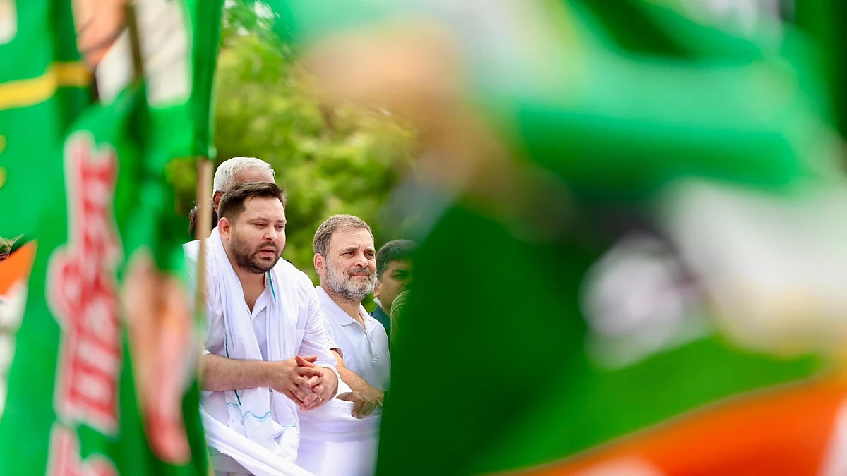 Tejashwi Yadav and Rahul Gandhi at a Bihar rally