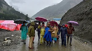 Amarnath Yatra suspended from Jammu due to bad weather