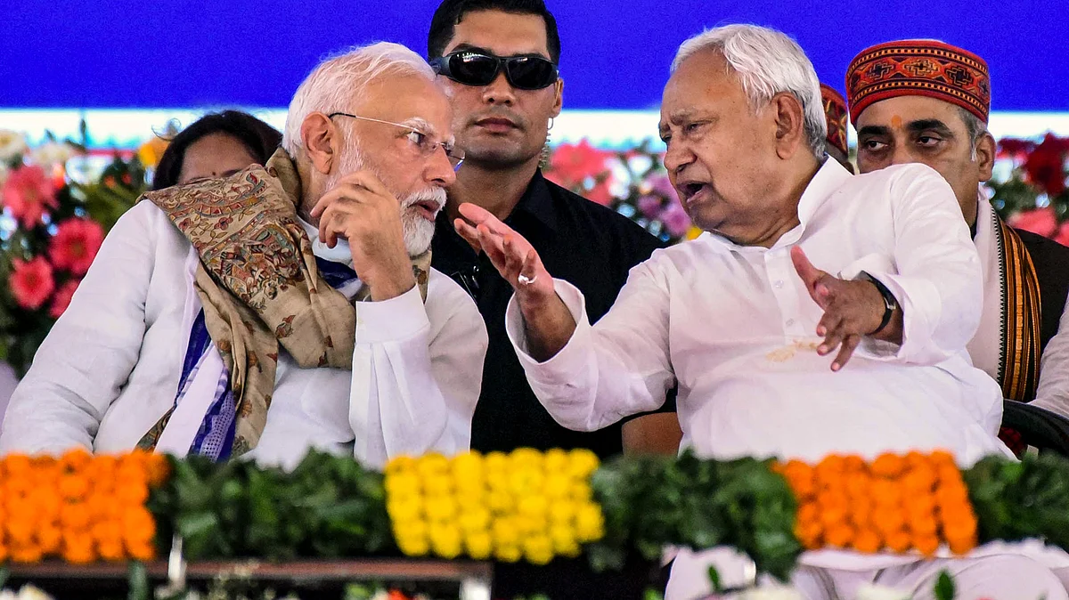 PM Narendra Modi with Nitish Kumar in Motihari (photo: PTI)