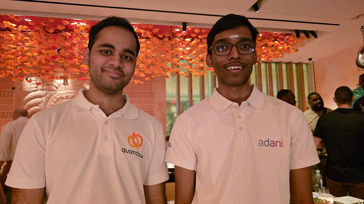 One up, one down: Arjun Erigaisi (L) and R. Praggnanandhaa