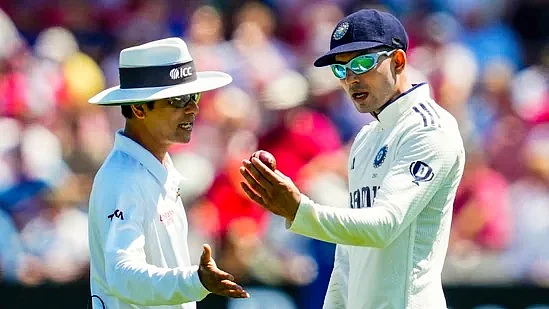 Shubman Gill complains to umpire about the Duke ball going out of shape at The Lord's