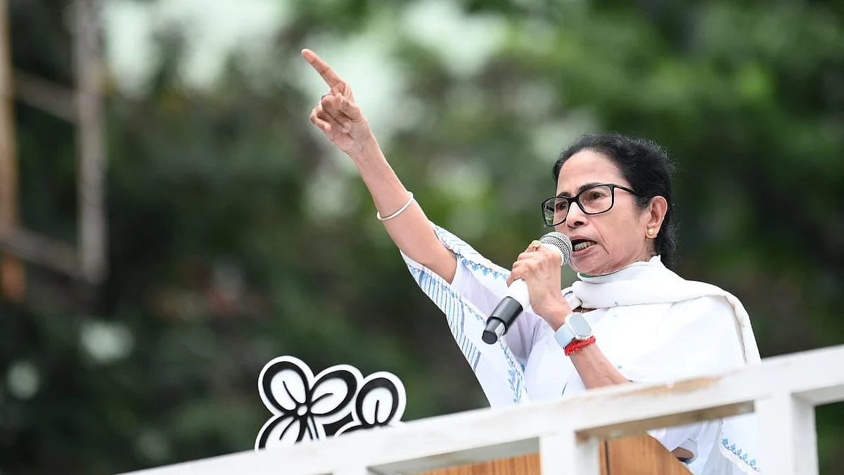 Mamata Banerjee on the Shahid Divas dais (photo: @AITCofficial/X)