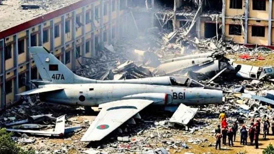 The aftermath of the crash (photo: @salah_shoaib/X)
