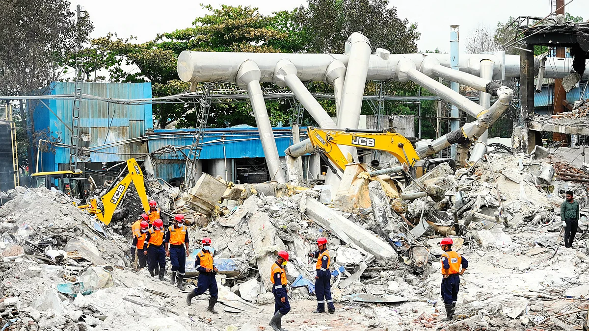 Rescue teams at the gutted pharmaceutical unit of Sigachi Industries in Sangareddy, Telangana