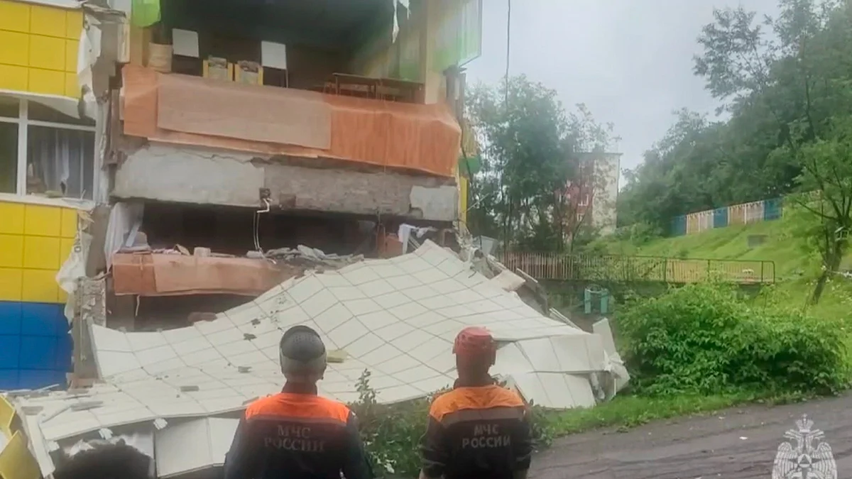 Rescuers inspect a kindergarten damaged by earthquake in Petropavlovsk-Kamchatsky (AP/PTI)