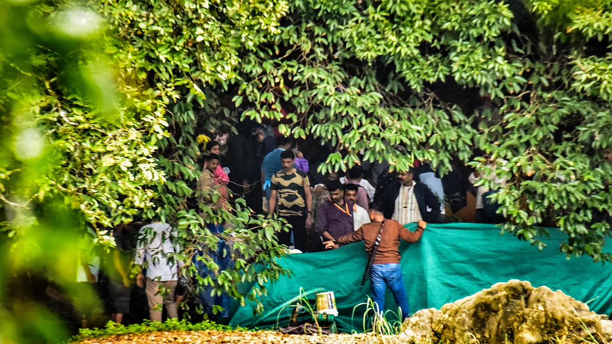 The SIT at a site in the Dharmasthala mass burial case, 31 July (photo: PTI)