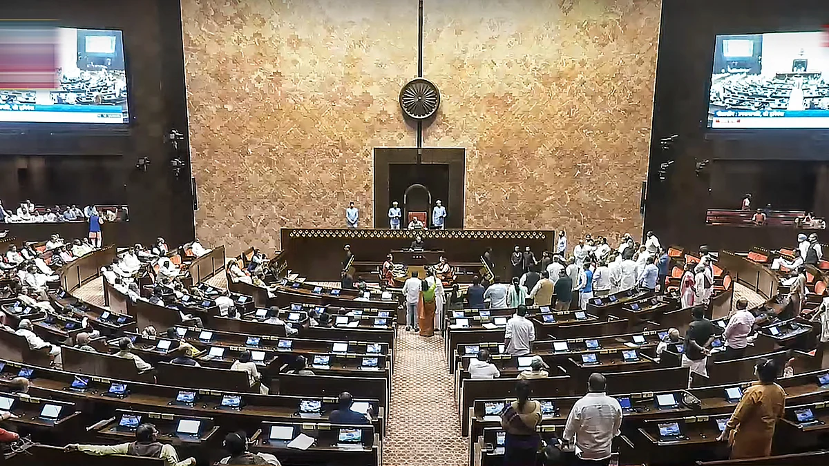 Opposition MPs protest in Rajya Sabha on 1 August (photo: PTI)