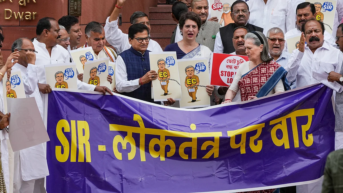 Sonia Gandhi with other Opposition leaders protest against SIR in New Delhi on 30 July (photo: PTI)
