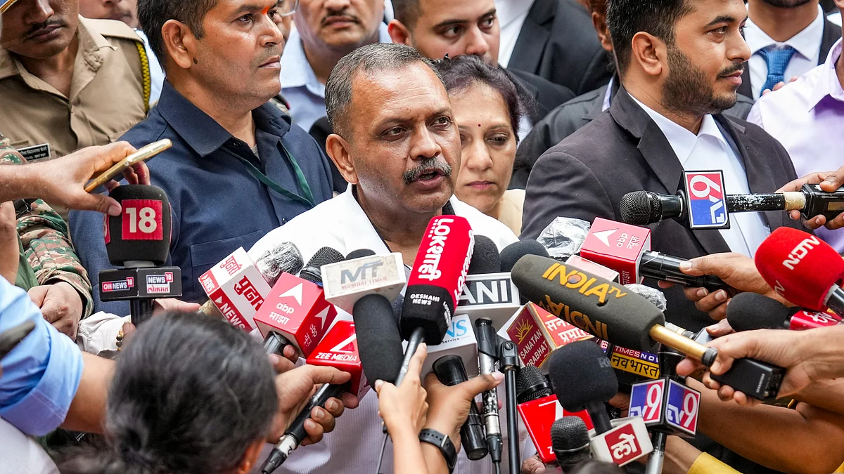 Lt Col Prasad Purohit, an accused in the case, interacts with the media, 31 July (photo: PTI)