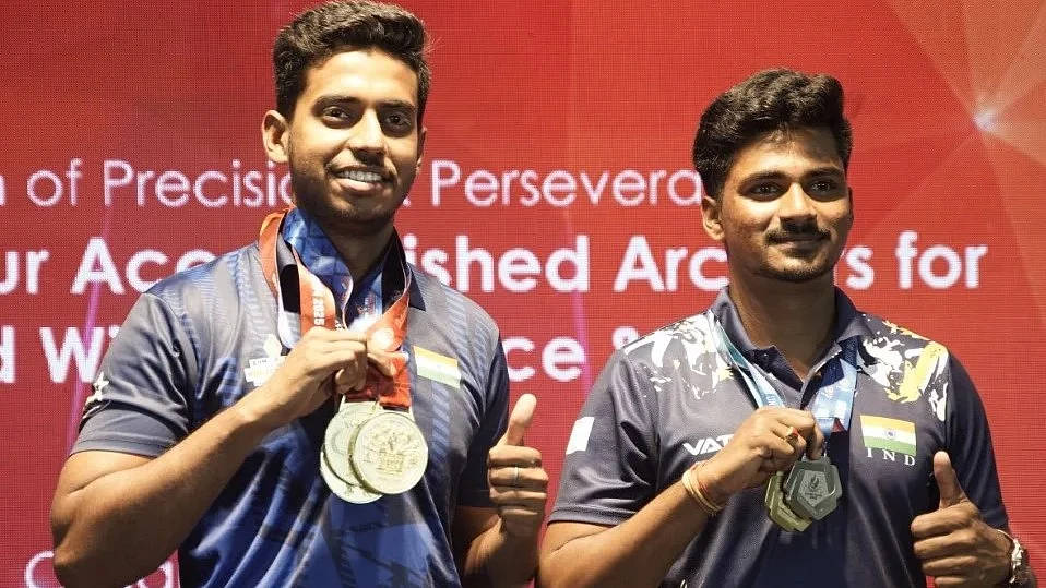 Bulls' eye: Sahil Rajesh Jadav and Shrey Bhardwaj at the SAI felicitation on Friday