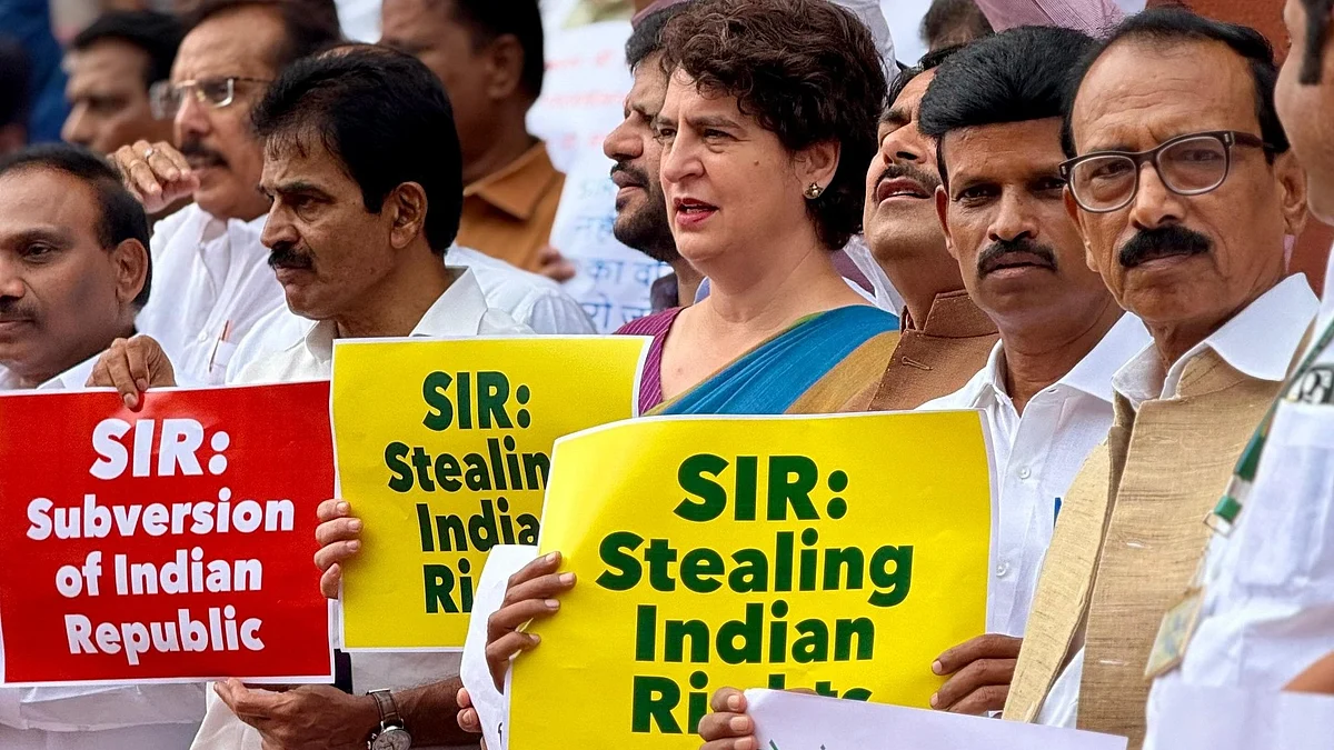 Priyanka Gandhi Vadra with other leaders protest in Parliament (photo: @priyankagandhi/X)