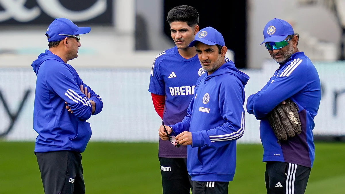 Gautam Gambhir (C), with Ajit Agarkar, Sitanshu Kotak and Shubman Gill in London (photo: PTI)