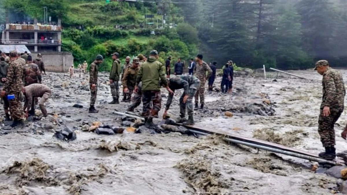 Army personnel conduct search operation in Uttarkashi on 6 August (photo: PTI)