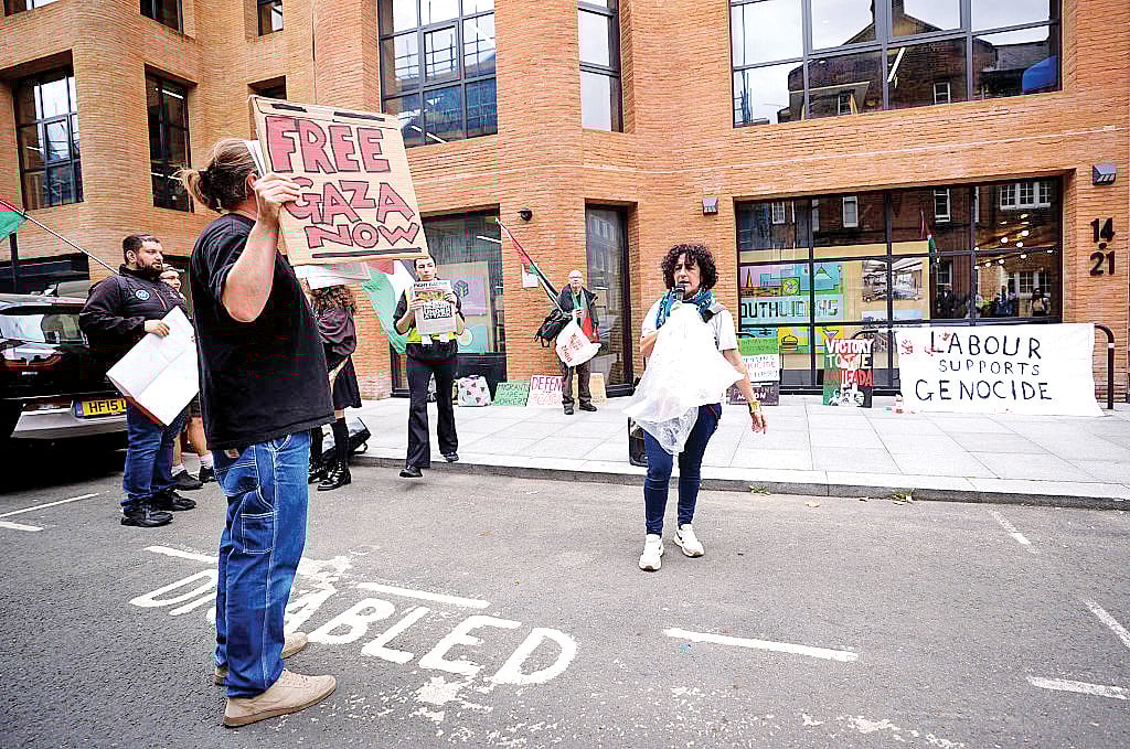 A pro-Palestine protestor