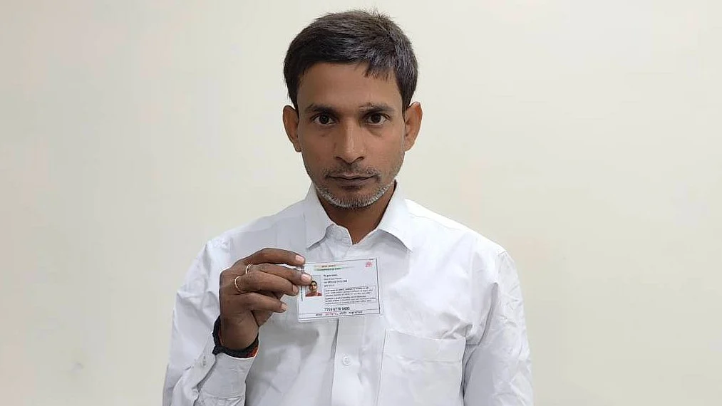 Dalit voter Mintu Paswan, declared ‘dead’, still keeps driving